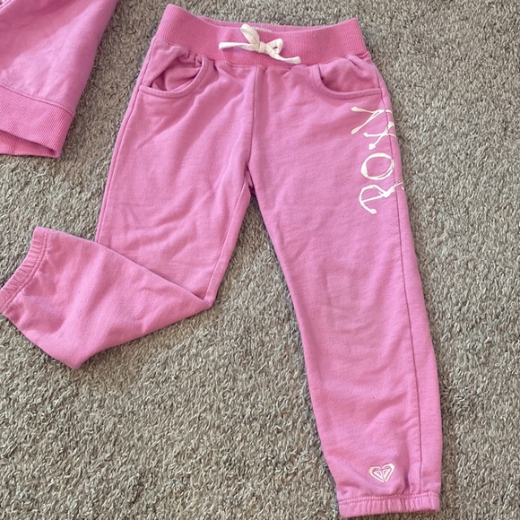 Roxy Set - Picture 5 of 5